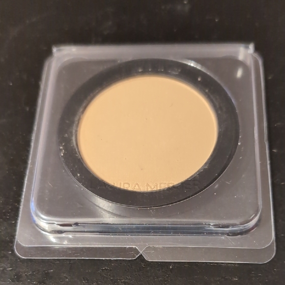 Laura Mercier Smooth Finish Foundation Powder- SHADE 2N1 05 - Picture 1 of 4